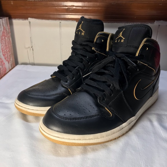 air jordan retro 1 mid black